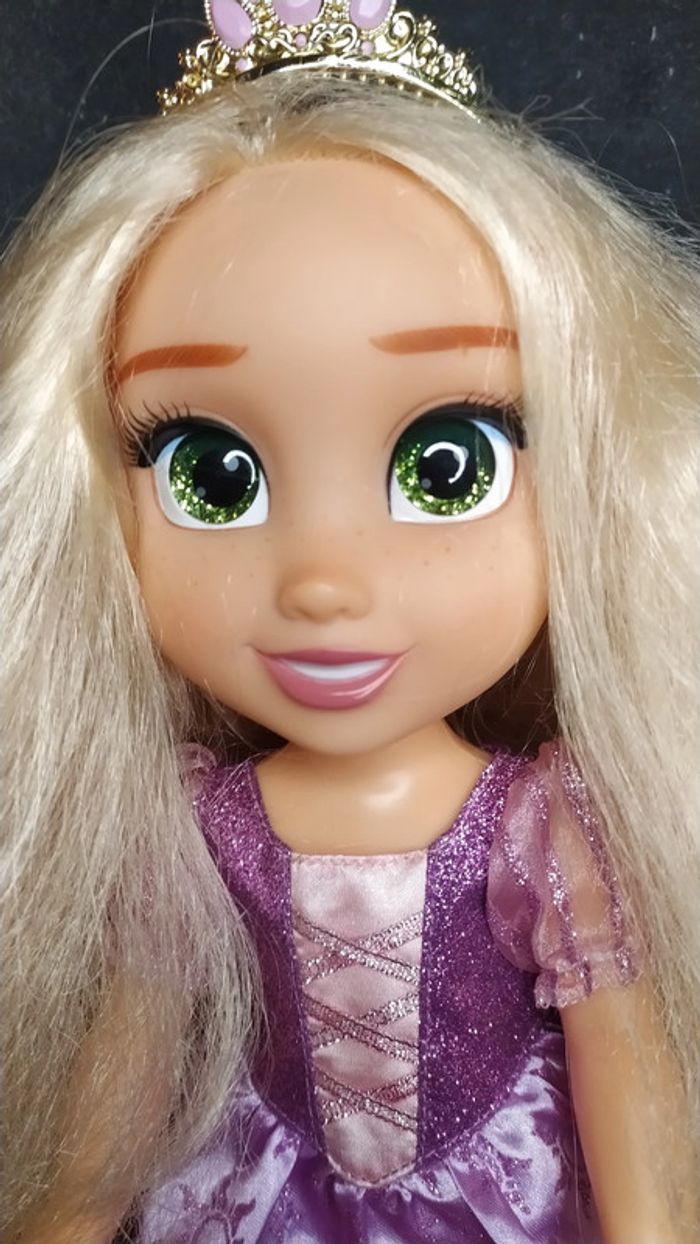 poupée disney  '' rayponce '' - photo numéro 2