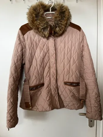 Doudoune beige col fourrure