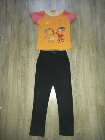 legging noir kidkanai et tee shirt oui-oui taille 5 ans