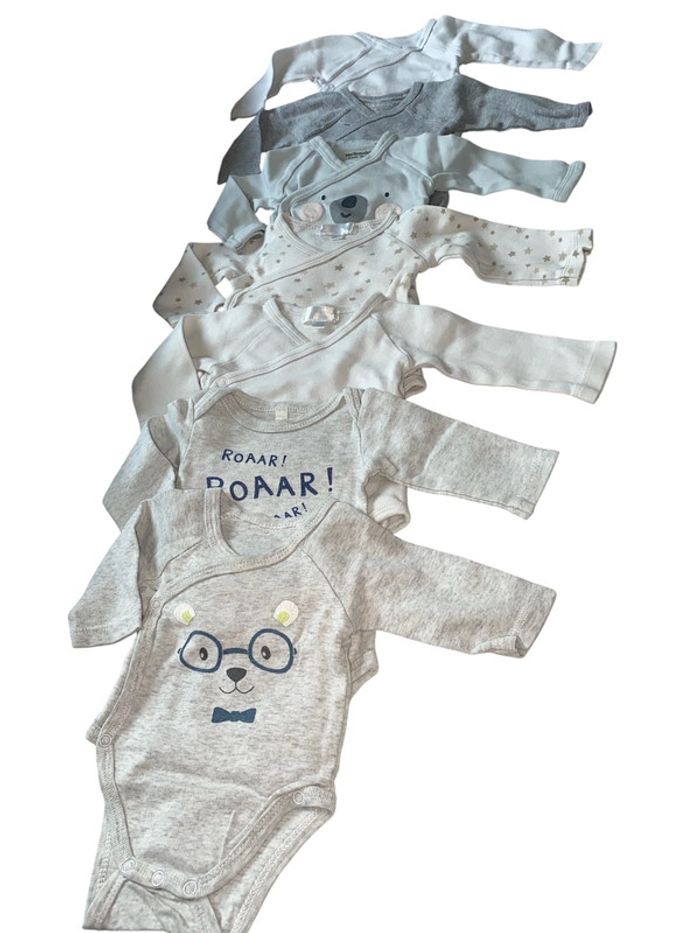 Lot de 17 bodies bébé N/3/6 mois - photo numéro 4