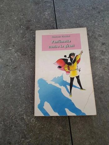 Fantômette contre le géant
