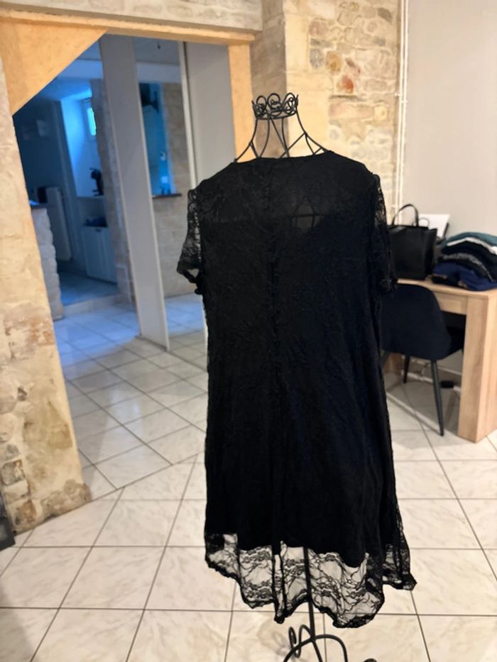 Robe noire - photo numéro 2