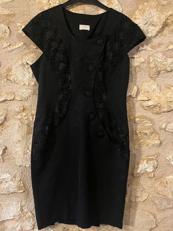 Robe noire avec dentelle