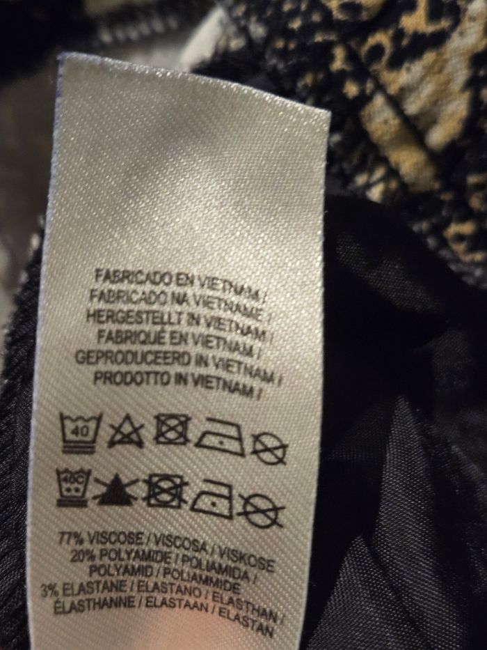 Pantalon droit noir/beige imprimé python T.44 Primark - photo numéro 9