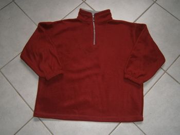 Polaire rouge 10 ans