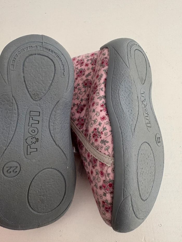 Chaussons fleuris Tooti – taille 22 – bon état - photo numéro 2
