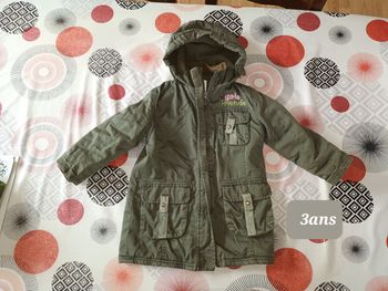 Veste kaki 👧 taille 3 ans