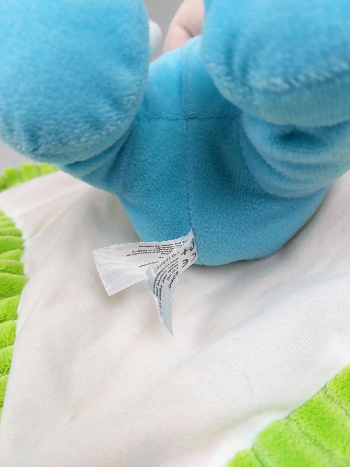 Doudou peluche Mickey bleu 30 cm couverture jaune vert nuage Disney - photo numéro 6