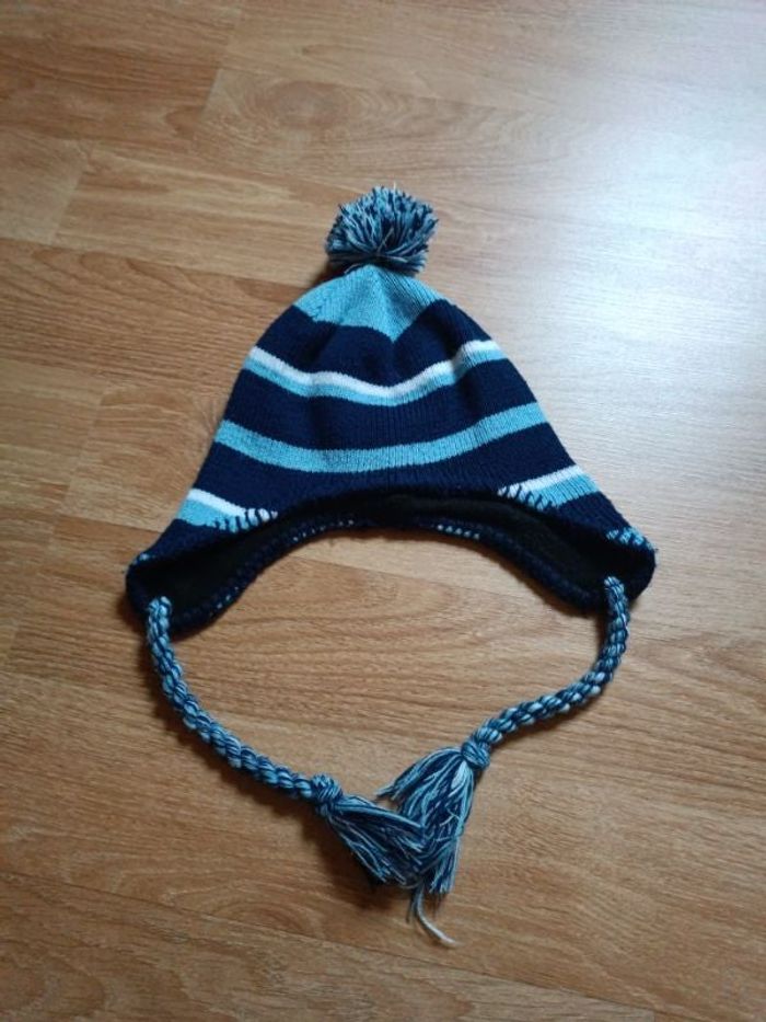 Bonnet bleu et blanc 5 ans