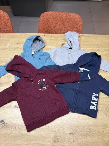 Lot de 4 gilets garçon taille 12 mois