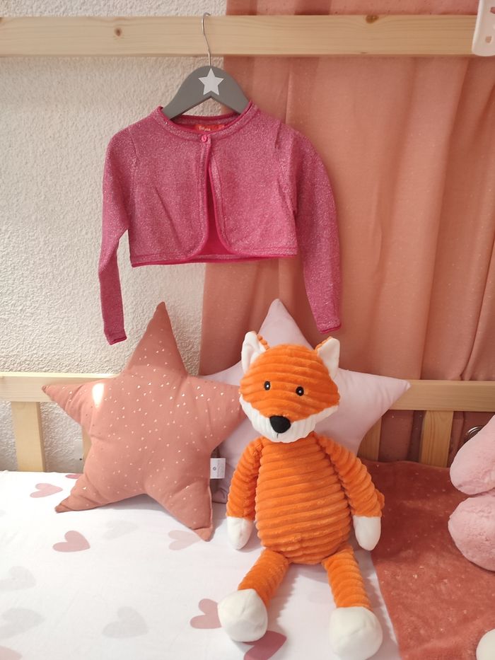 Boléro/Gilet fuchsia à paillettes - 2 ans - Très bon état - Tissaia - photo numéro 2