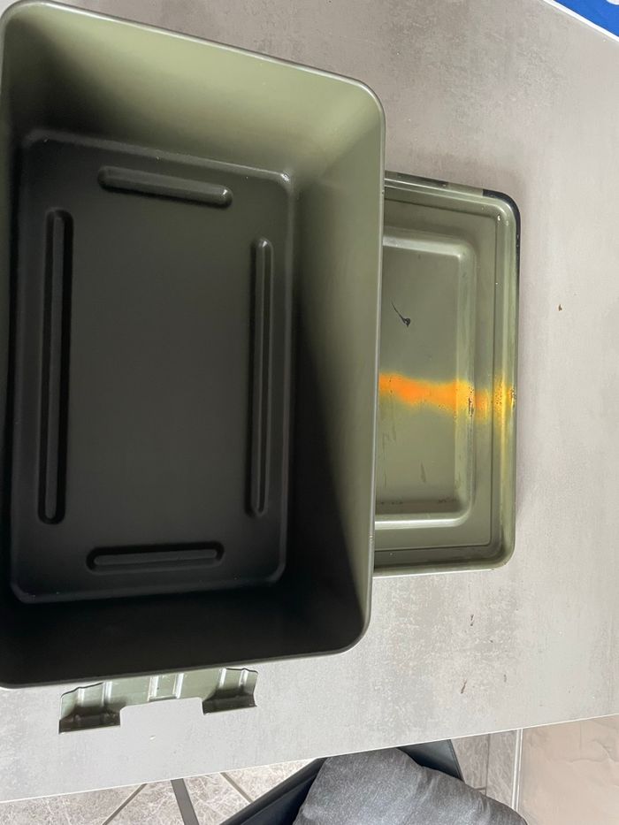 Caisse à outils militaire