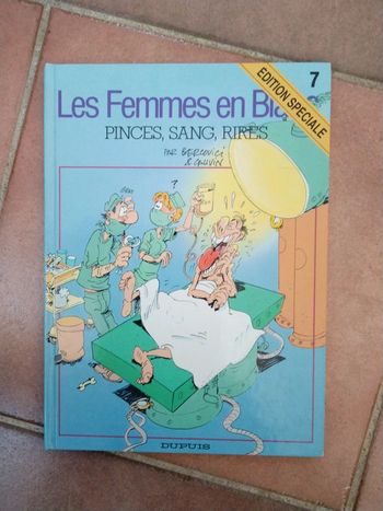 Les femmes en blanc. Pinces,sang,rires.