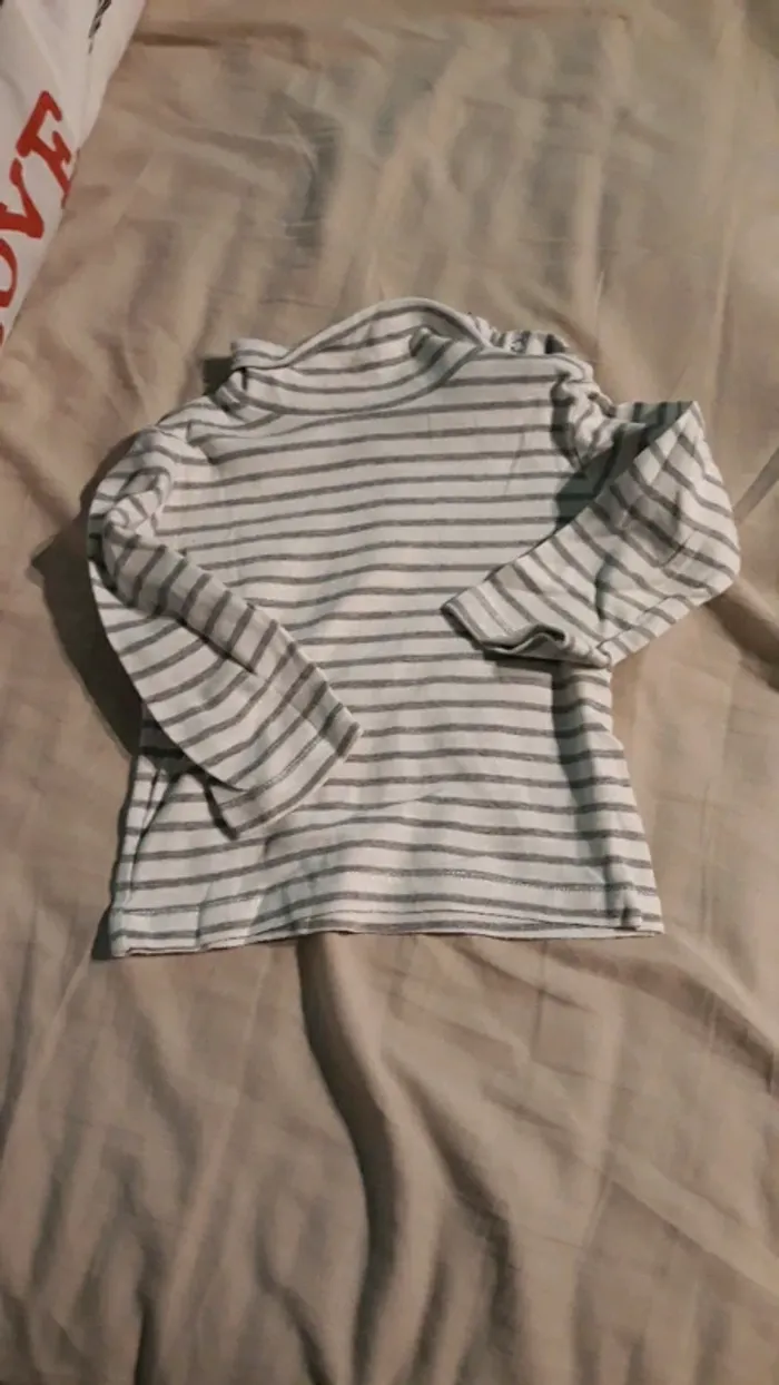 Pull manche longue blanc rayures grises 24 mois