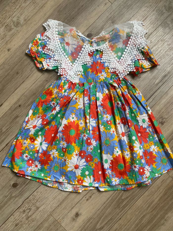 Robe liberty avec col dentelle transparente 3/4 ans