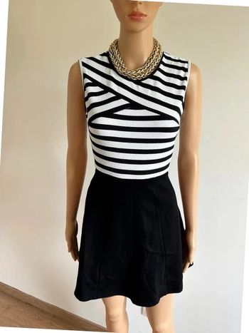 Robe noire et blanche sans manches Morgan taille S jamais portée