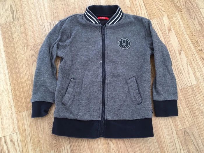 Gilet garçon OKAIDI taille 110 (5ans).