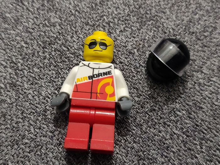 Minifig Lego pilote Air borne - Très bon état - Vrai Lego - photo numéro 3