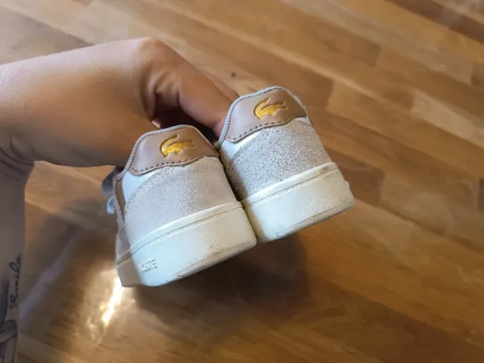 Basket chaussure à scratch Lacoste taille 22 avec boite - photo numéro 5