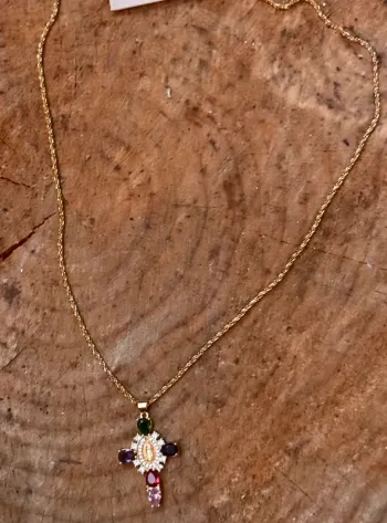Collier acier inoxydable or croix cristaux couleurs et blanc vierge gravée au centre habaha paris