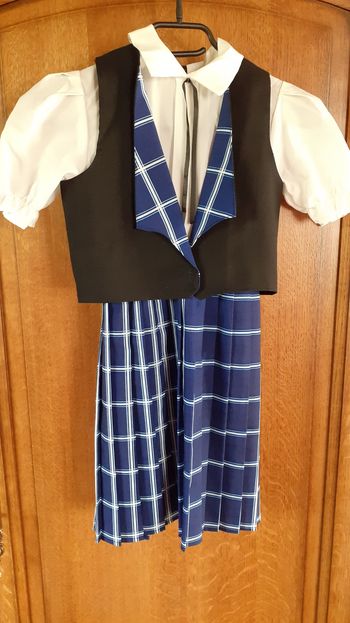 Robe  chic  7/8 ans 126