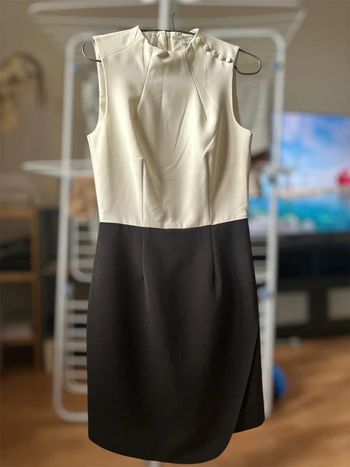 Robe fourreau bi-colore blanc et noir