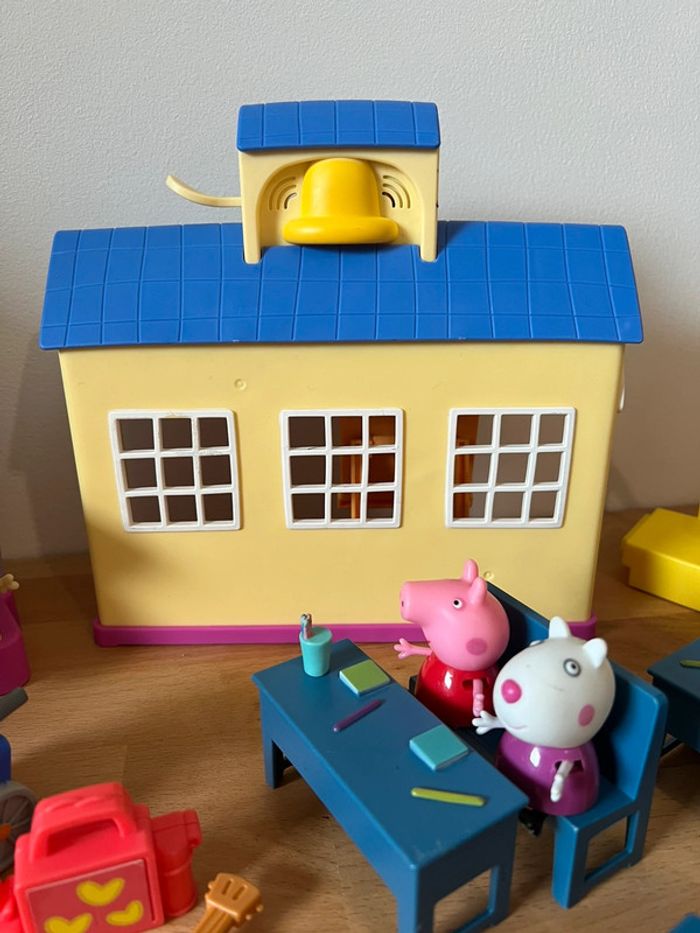 École + salle de classe Peppa pig - photo numéro 4