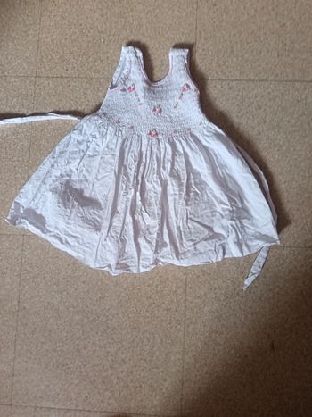 Robe d'été 12 mois avec des fleurs