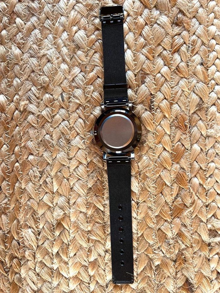 Montre chic avec cadran élégant - photo numéro 6