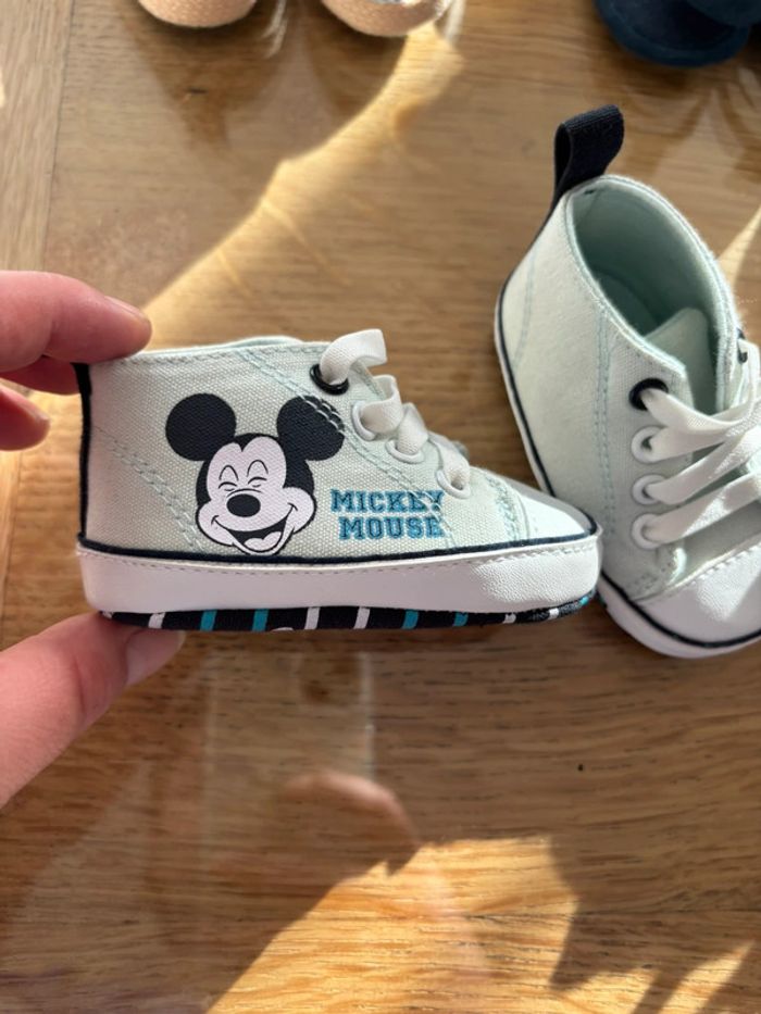 Chaussure garçon vert eau Mickey taille 6/12 mois