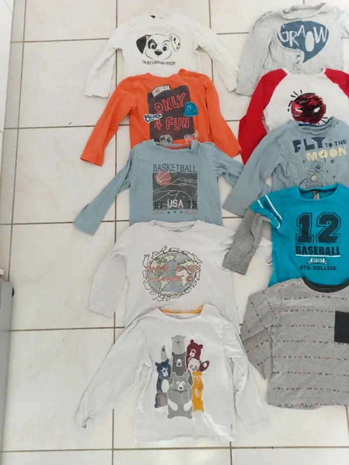 Lot de 15 t shirts /chemises hiver 3 ans - photo numéro 3