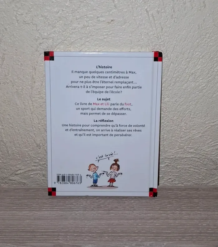 Livre Max et Lili à la passion du foot - photo numéro 2