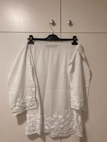 Tunique épaules découvertes Zara blanche t.S