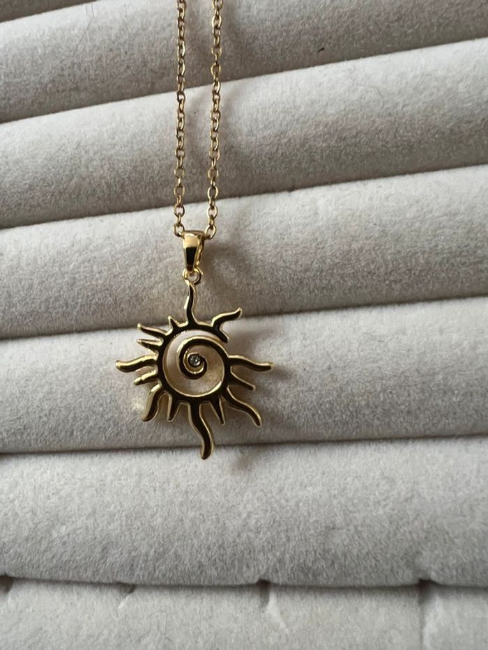 Collier doré soleil acier inoxydable - photo numéro 3