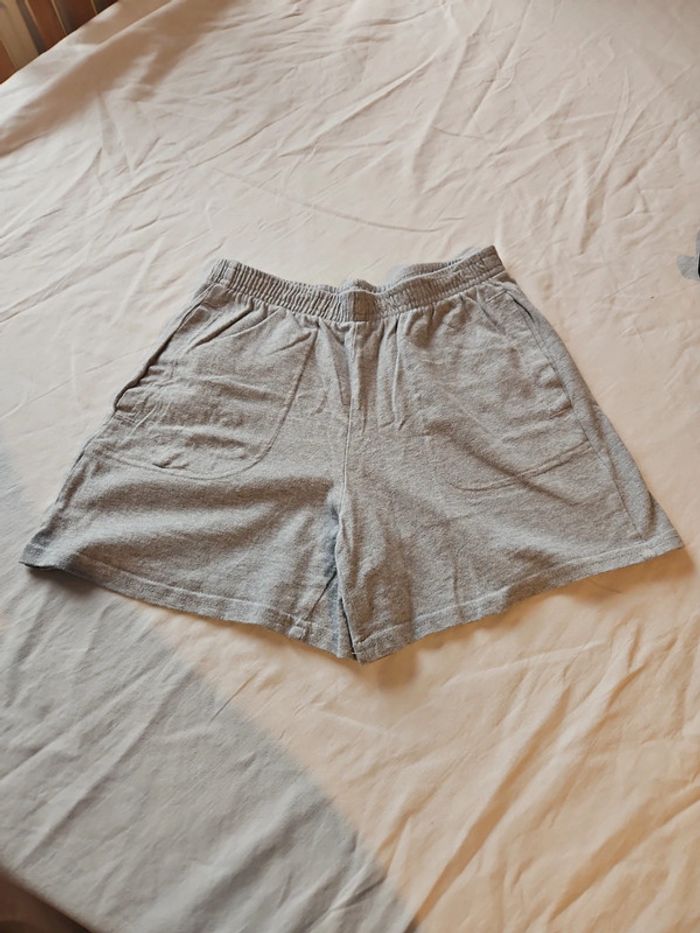 Lot 2 shorts decathlon 10 ans - photo numéro 8