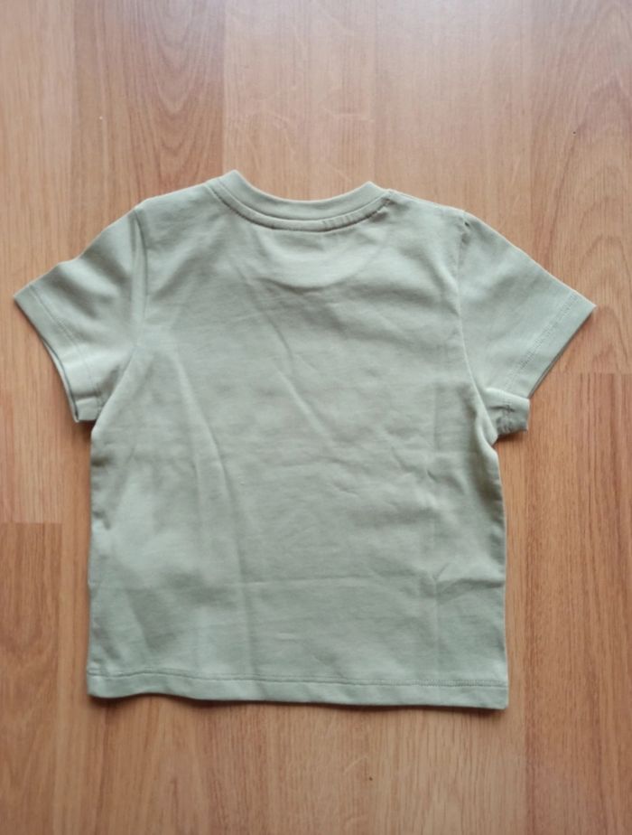 T-shirt Hugo Boss 6 mois - photo numéro 3