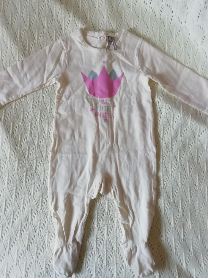 Pyjama Princess 9 mois NEUF