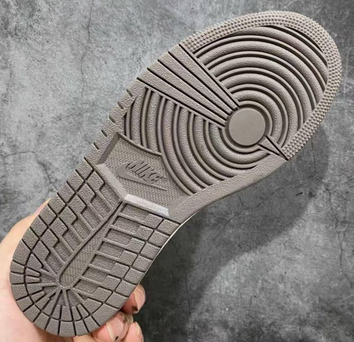 Travis Scott x Air Jordan 1 Low OG SP moka inversé  taille 43 - photo numéro 7