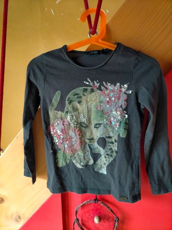 Très beau tee shirt IKKs 5 ans