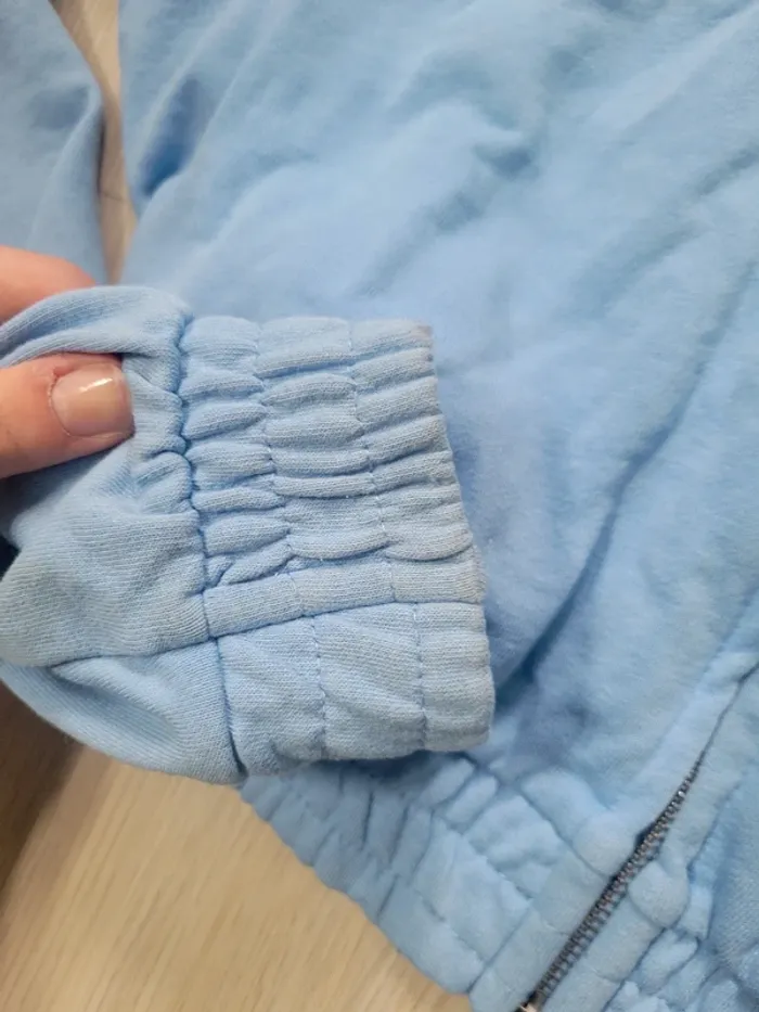 Sweat à capuche court bleu clair H&M - photo numéro 5