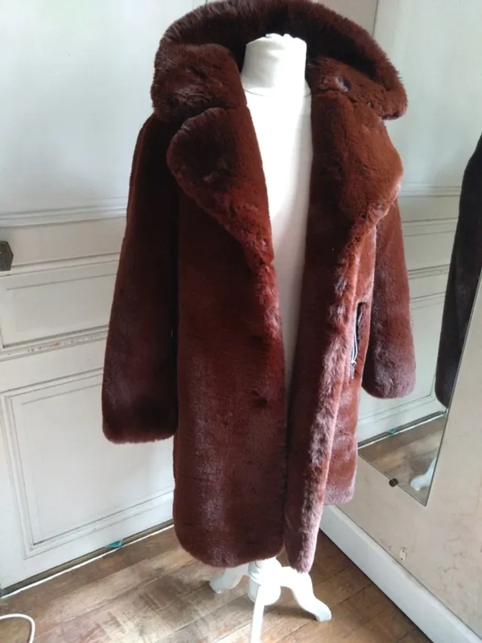 Manteau The Kooples fausse fourrure marron – T40, mi-long, chaud & neuf - photo numéro 2