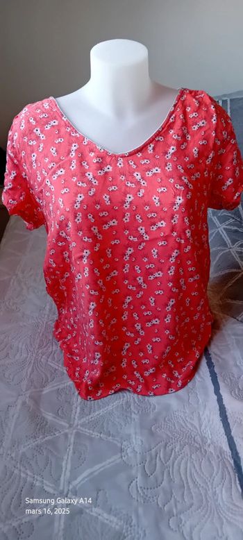 Haut col V motif floral corail femme 44 in extenso