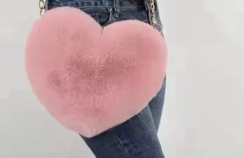 Sac à main en peluche