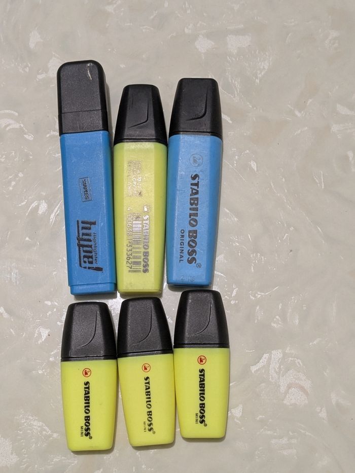 Lot de 6 surligneurs Stabilo Boss.