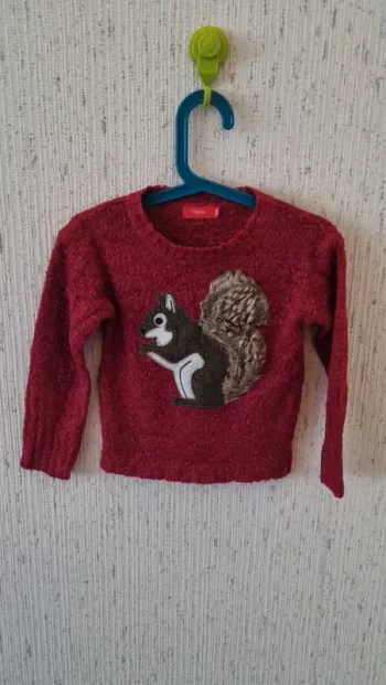 Pull bordeaux avec écureuil taille 4 ans tissaia