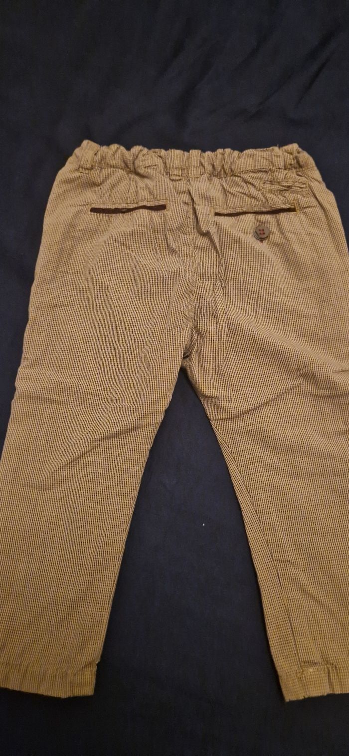 Vend pantalon bebe moutarde - photo numéro 2