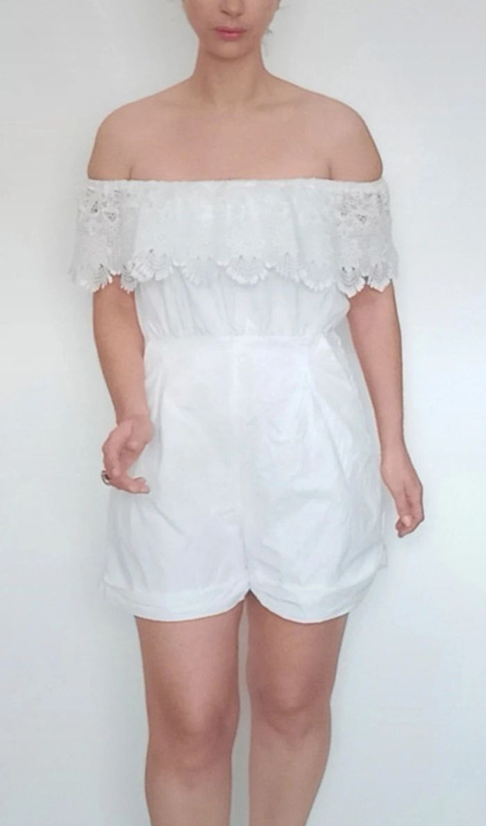 Combishort blanches épaules nues volantée crochet 40 - photo numéro 3