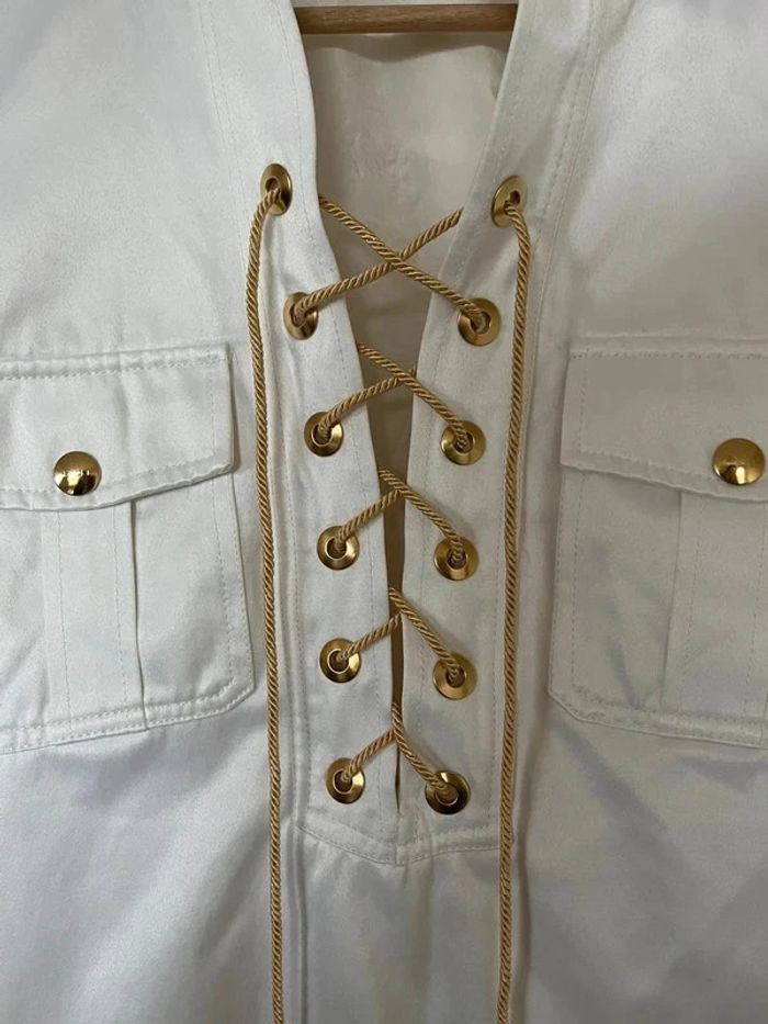 Robe courte blanche doré lumineuse décolleté lacet Barbara Bui – Taille 38 – Très bon état - photo numéro 2