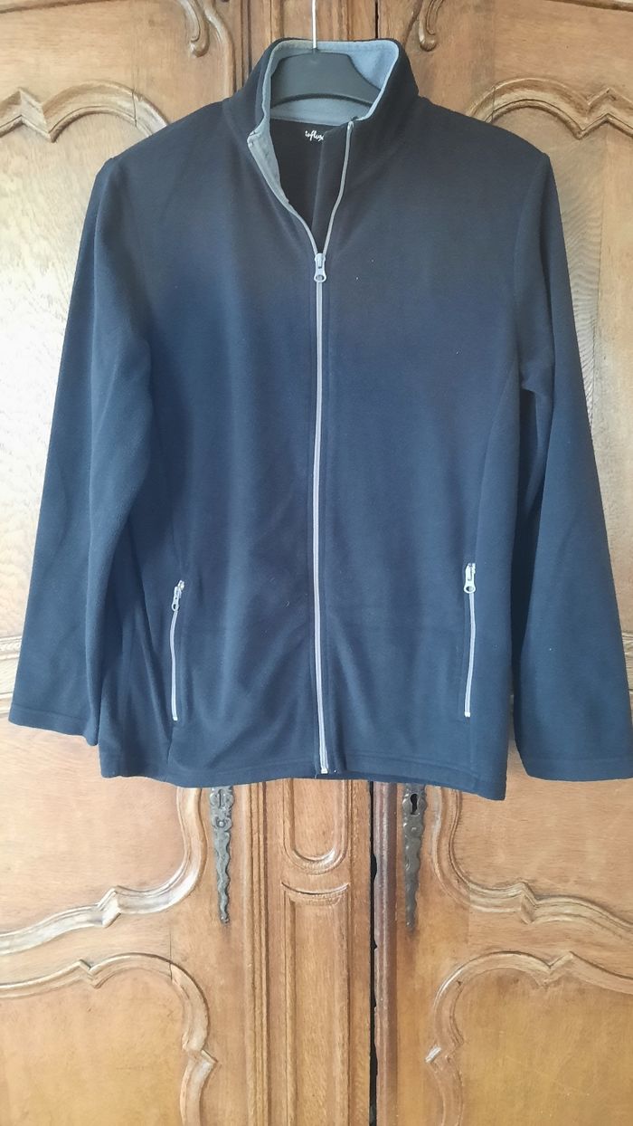 Gilet polaire zippé taille S - photo numéro 2