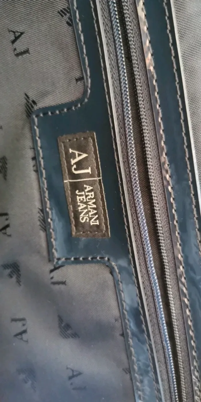 Sac vernis Armani jeans - photo numéro 5